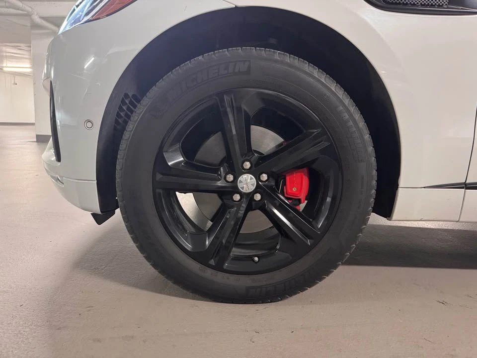 2019 Jaguar F-Pace - Image 9 of 17