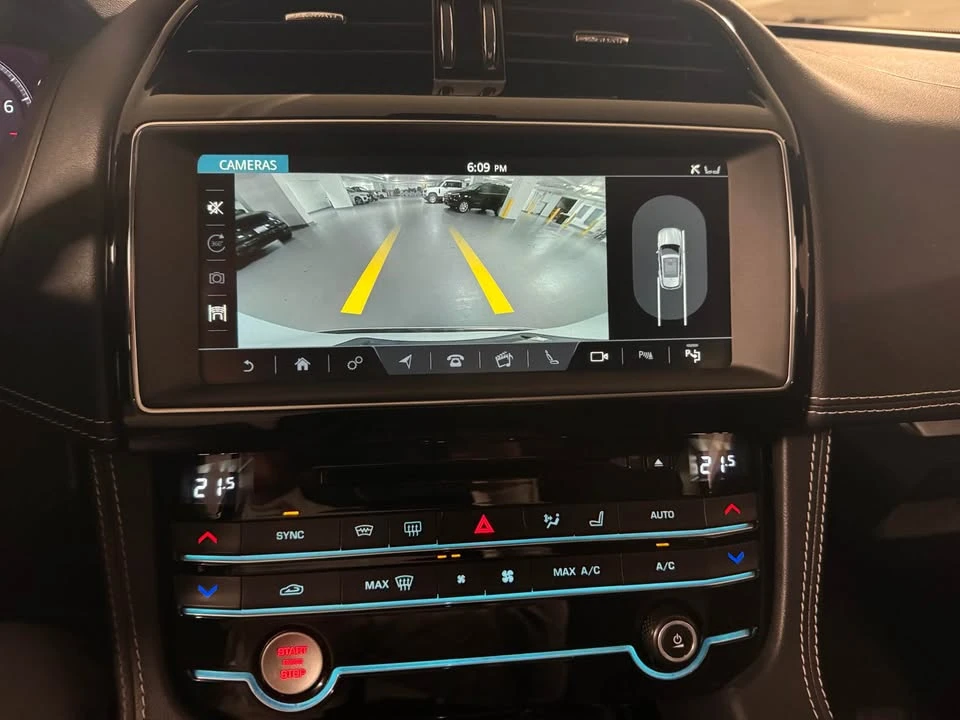 2019 Jaguar F-Pace - Image 15 of 17