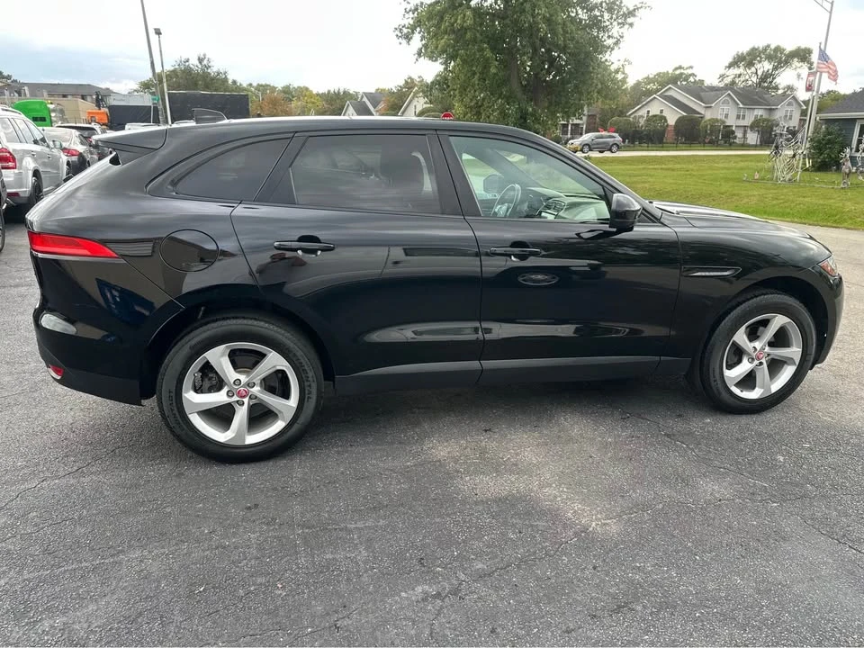 2019 Jaguar F-Pace - Image 2 of 19