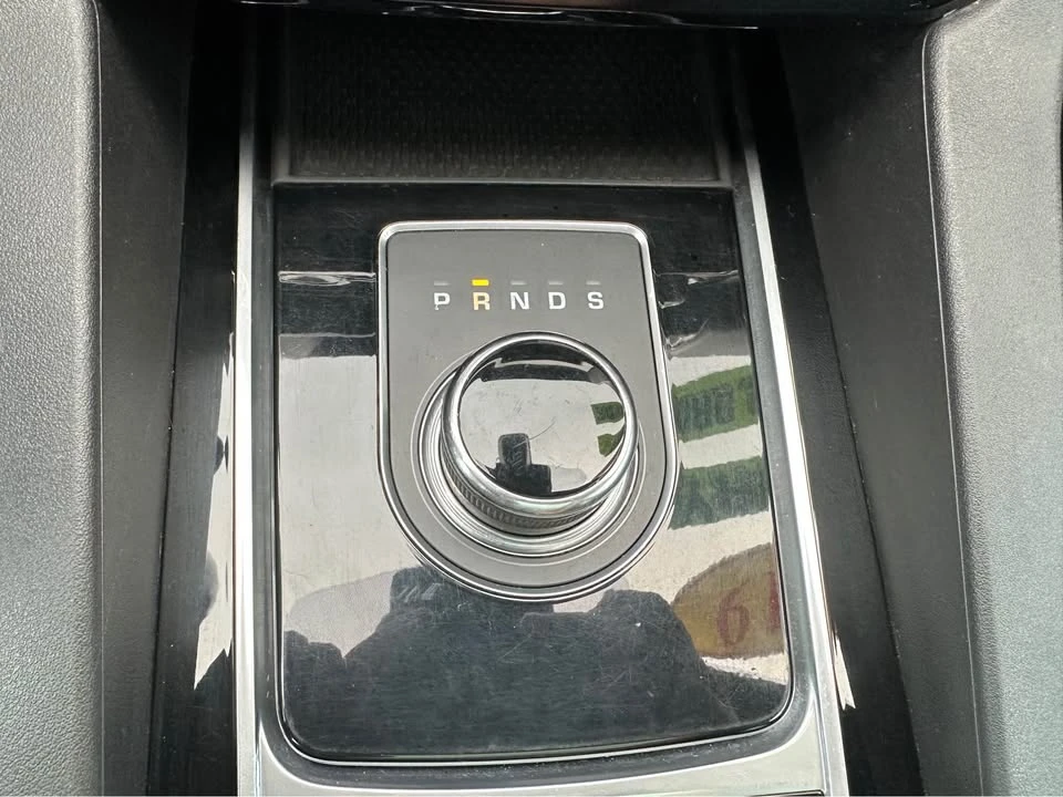 2019 Jaguar F-Pace - Image 18 of 19