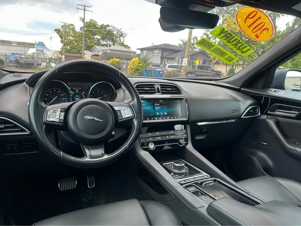2019 Jaguar F-Pace - Image 11 of 19