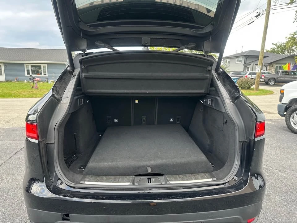 2019 Jaguar F-Pace - Image 8 of 19