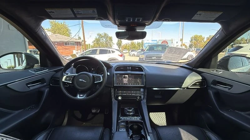 2019 Jaguar F-Pace - Image 17 of 20
