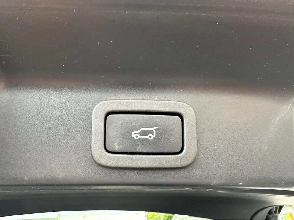 2019 Jaguar F-Pace - Image 10 of 20