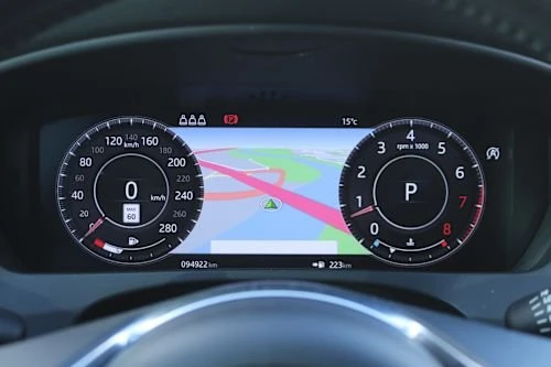 2019 Jaguar F-Pace - Image 10 of 17