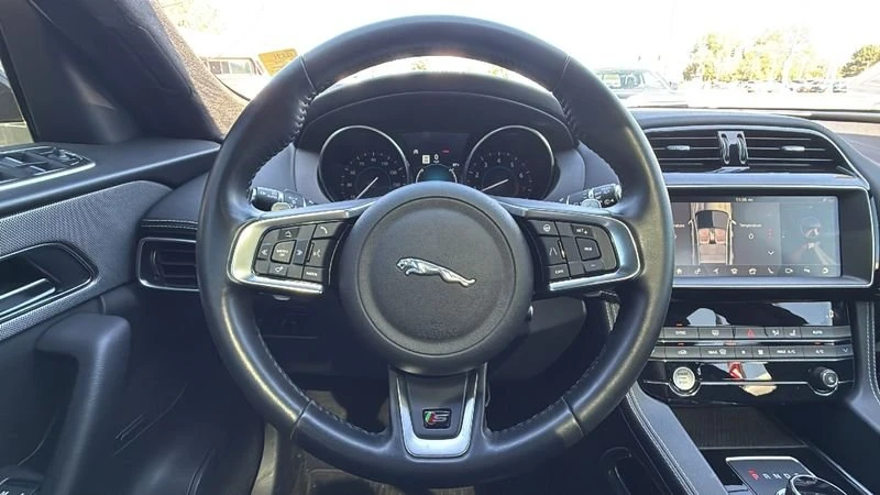 2019 Jaguar F-Pace - Image 18 of 20
