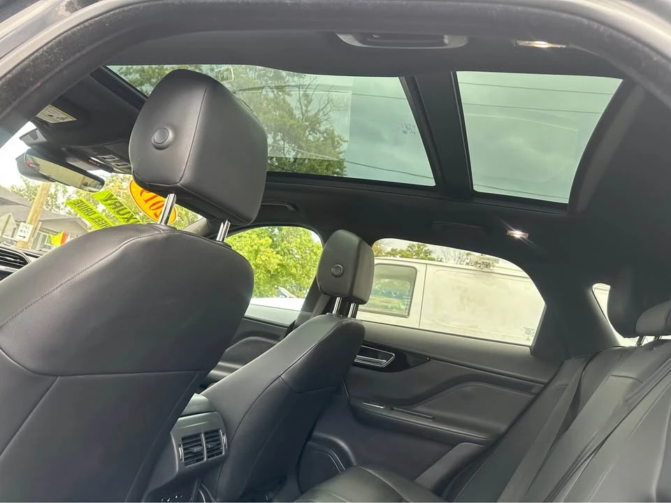 2019 Jaguar F-Pace - Image 12 of 19