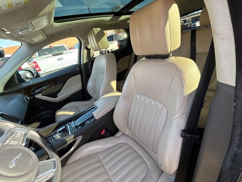 2019 Jaguar F-Pace - Image 17 of 20
