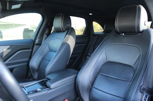 2019 Jaguar F-Pace - Image 15 of 17