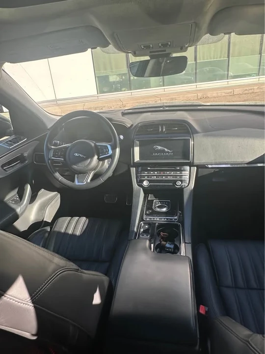 2019 Jaguar F-Pace - Image 3 of 4