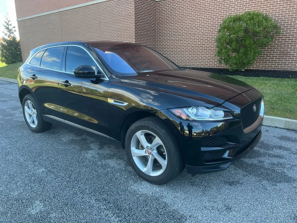 2019 Jaguar F-Pace - Image 8 of 16
