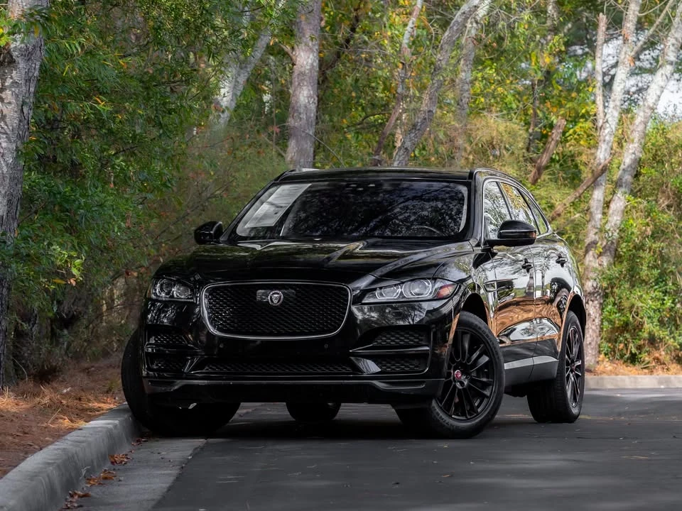 2019 Jaguar F-Pace - Image 2 of 18