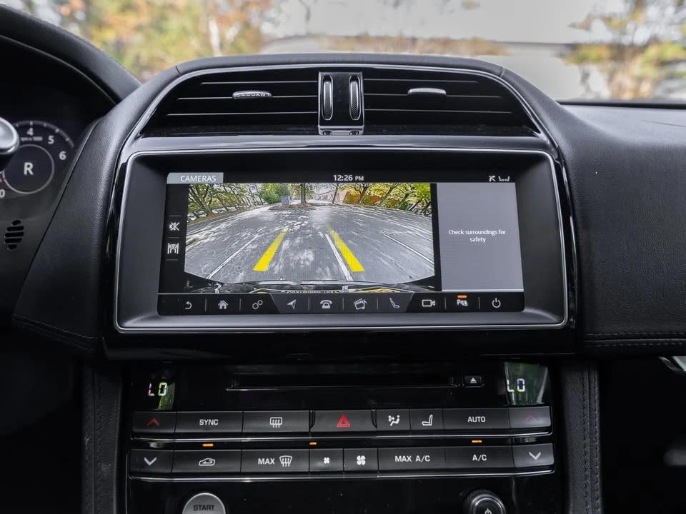 2019 Jaguar F-Pace - Image 9 of 18