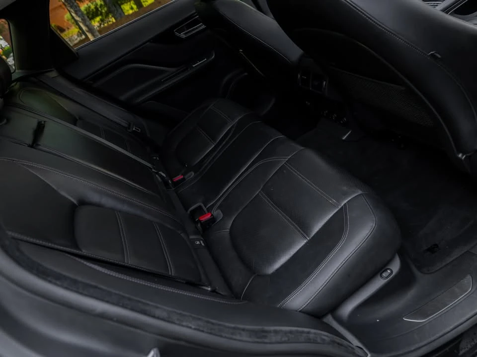 2019 Jaguar F-Pace - Image 14 of 18
