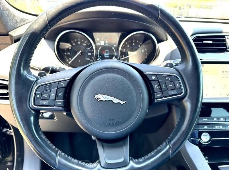 2019 Jaguar F-Pace - Image 11 of 17