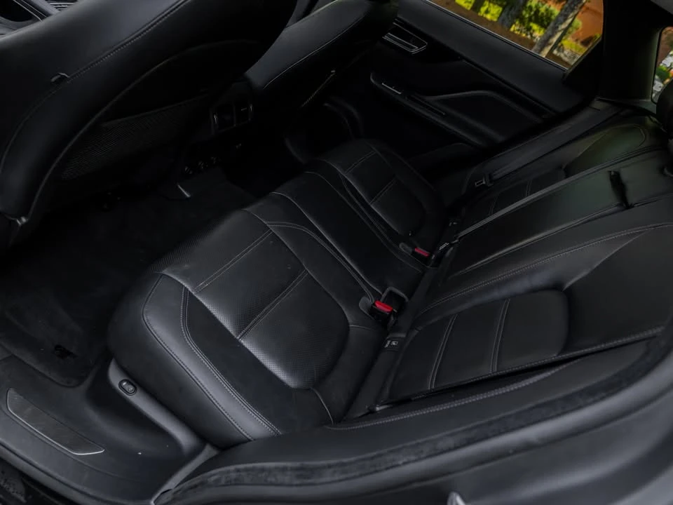 2019 Jaguar F-Pace - Image 13 of 18