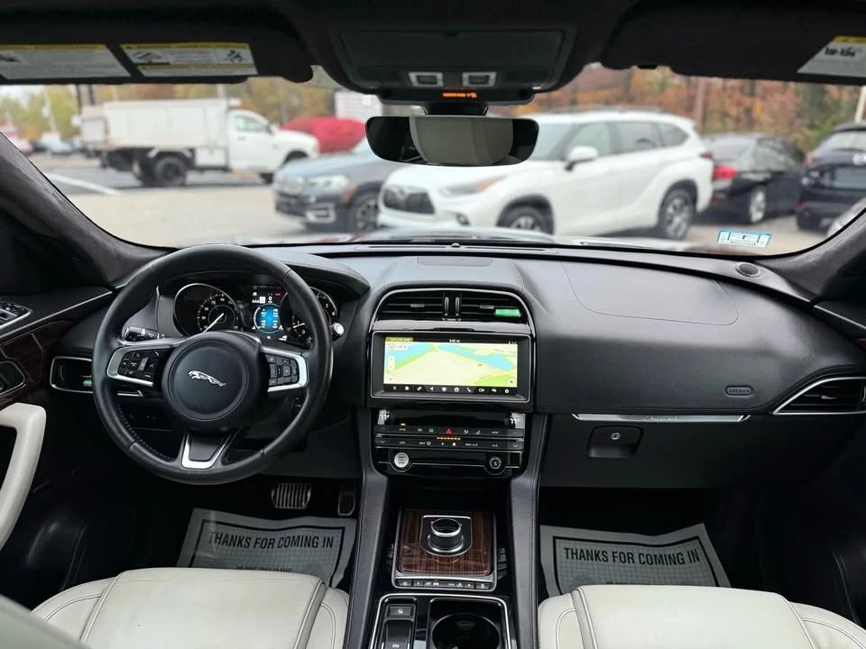 2019 Jaguar F-Pace - Image 4 of 19