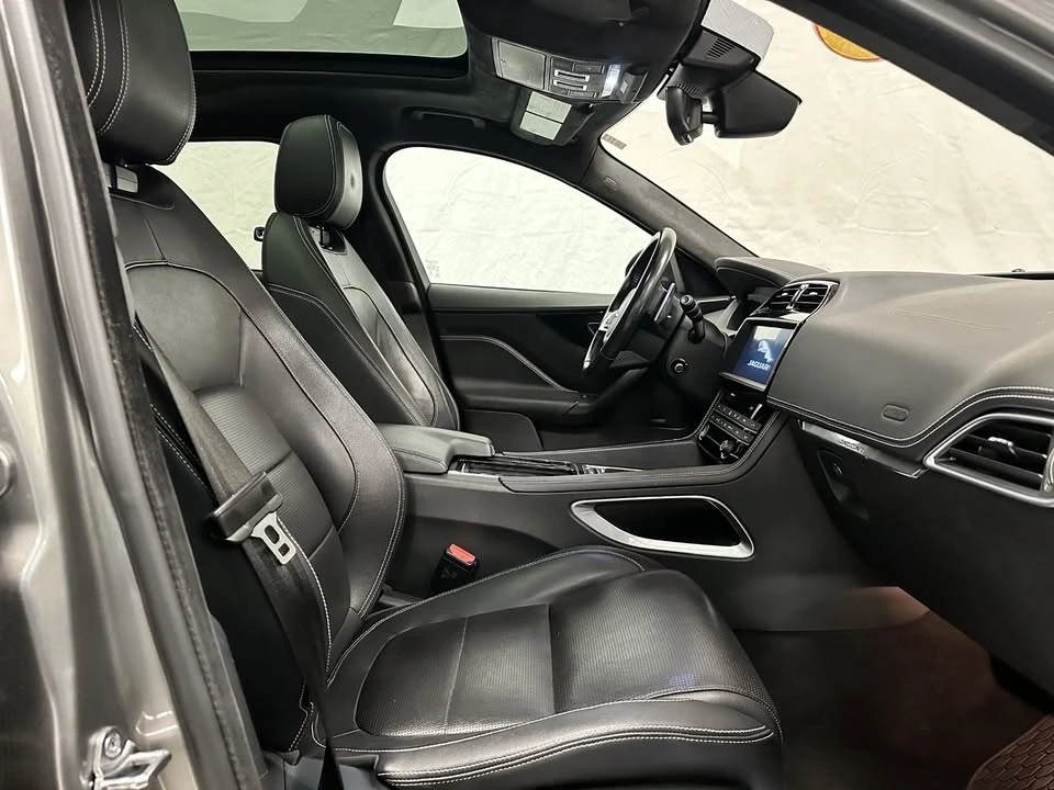 2019 Jaguar F-Pace - Image 16 of 19