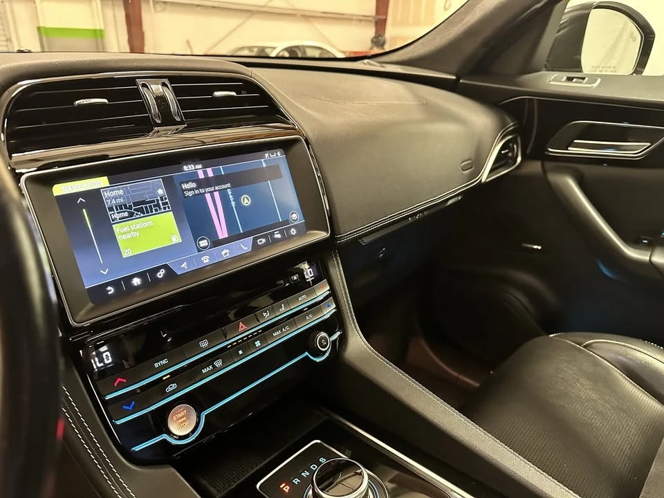 2019 Jaguar F-Pace - Image 14 of 19
