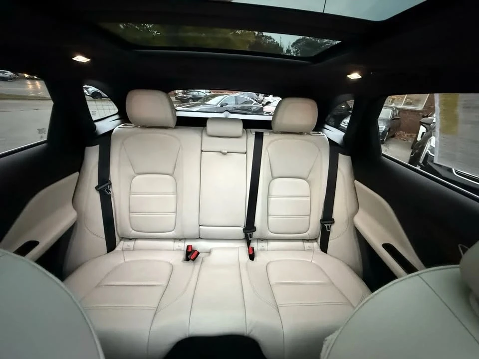 2019 Jaguar F-Pace - Image 17 of 19