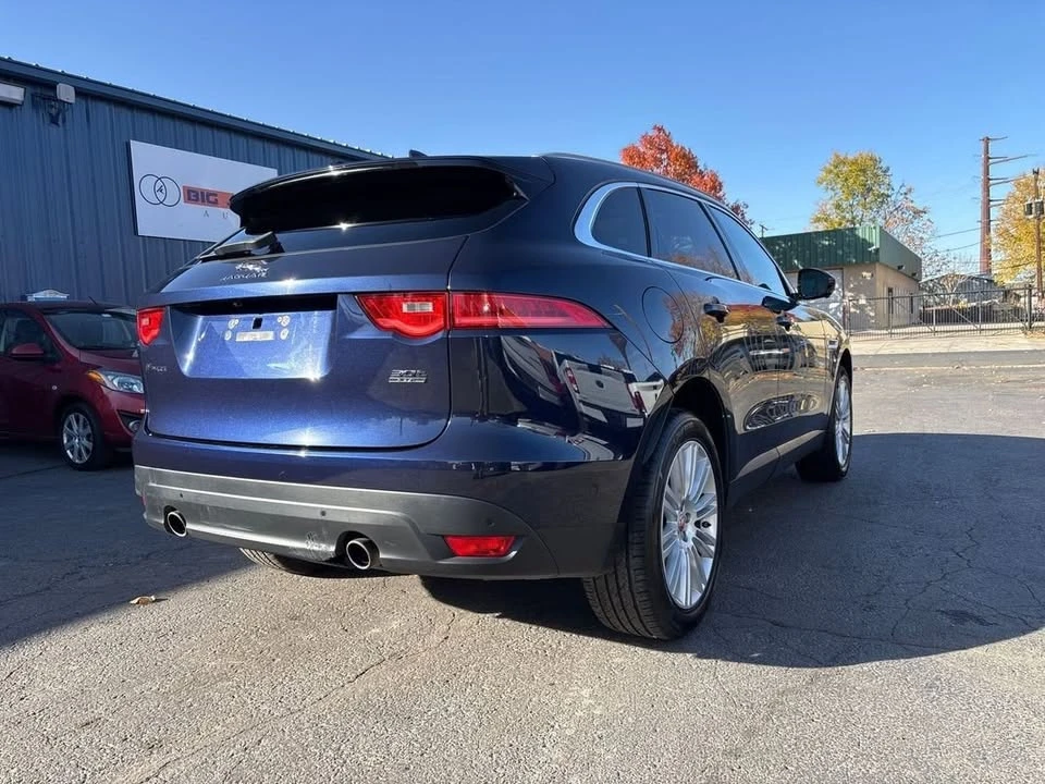 2019 Jaguar F-Pace - Image 11 of 20