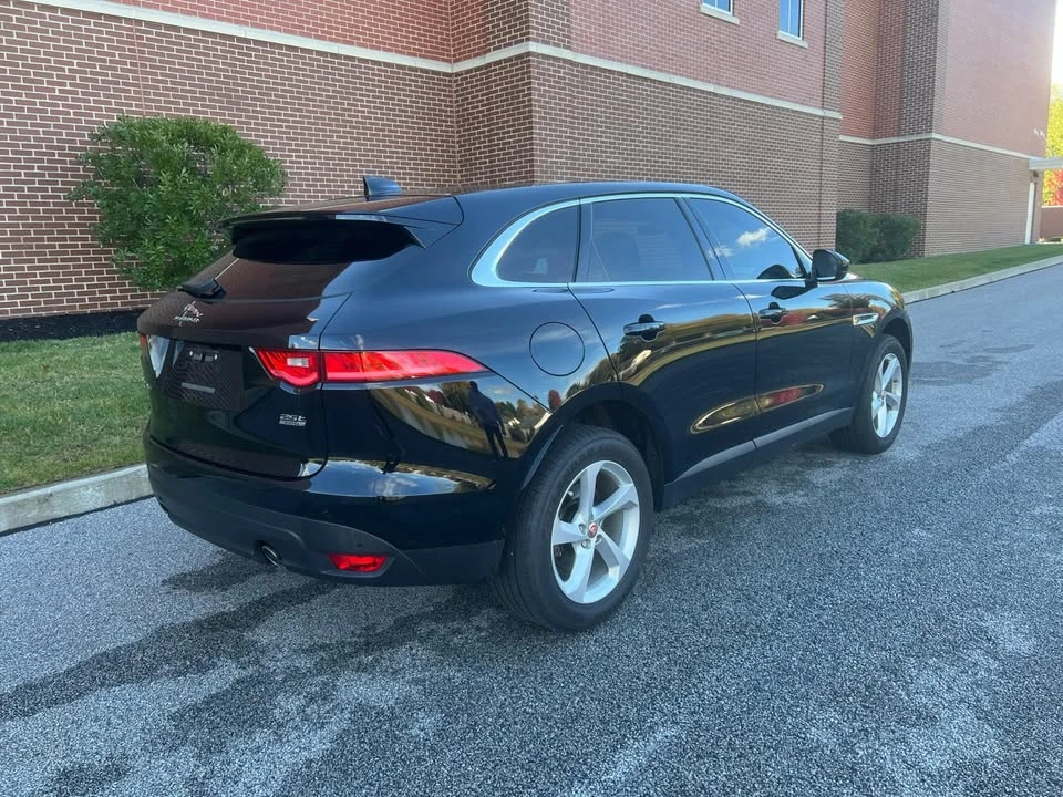 2019 Jaguar F-Pace - Image 7 of 16