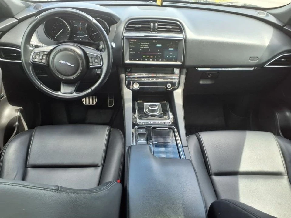 2019 Jaguar F-Pace - Image 9 of 19