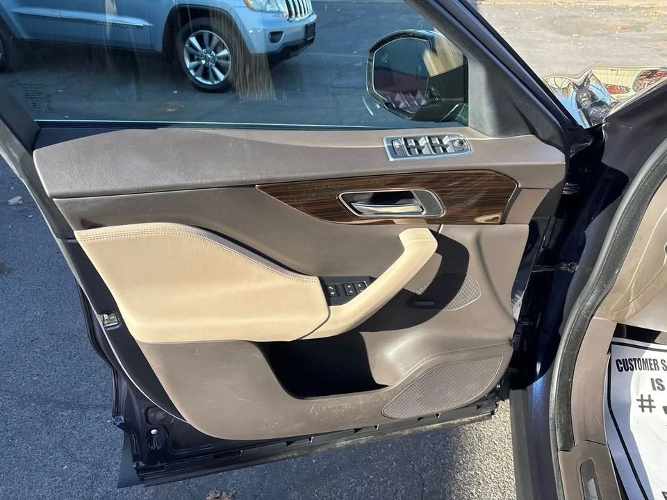 2019 Jaguar F-Pace - Image 16 of 20