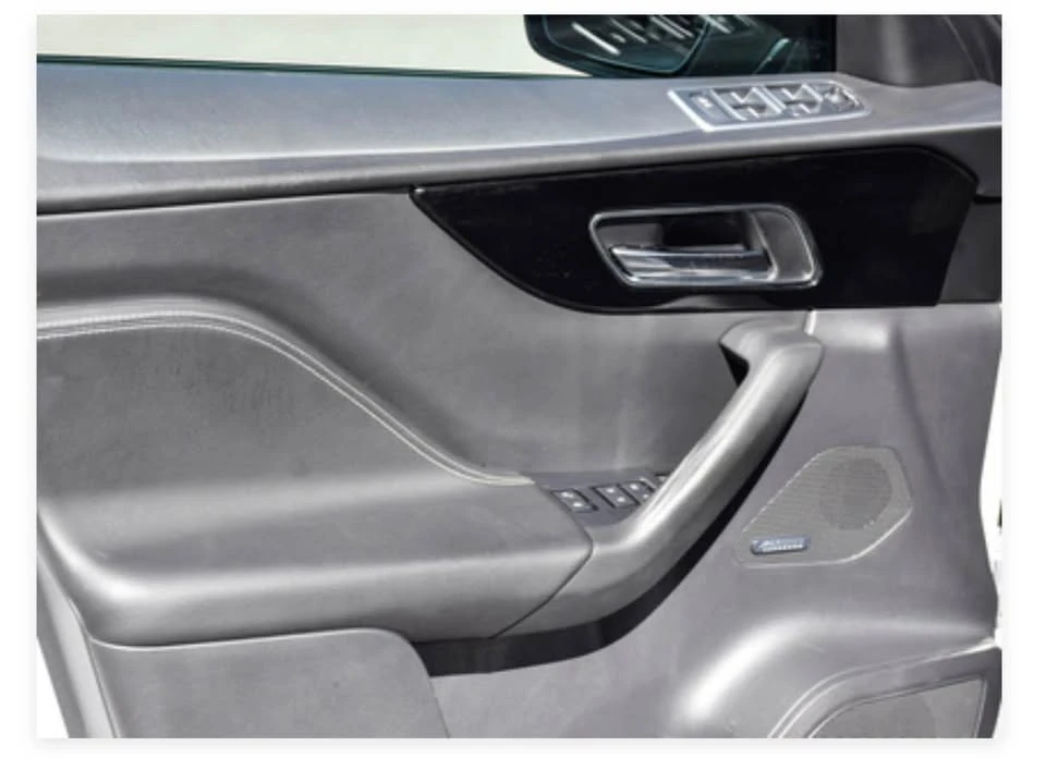 2019 Jaguar F-Pace - Image 10 of 19