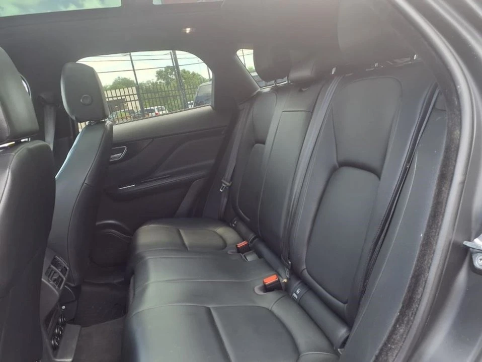 2019 Jaguar F-Pace - Image 10 of 19