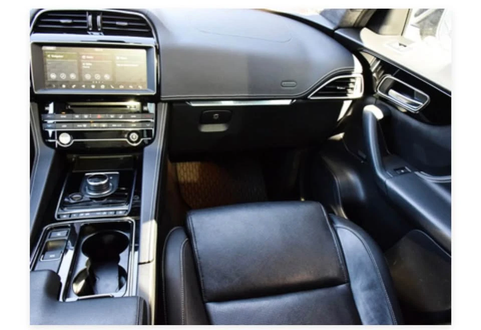 2019 Jaguar F-Pace - Image 18 of 19