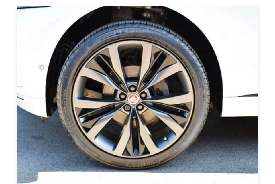 2019 Jaguar F-Pace - Image 9 of 19