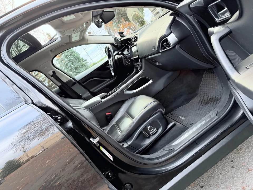 2019 Jaguar F-Pace - Image 11 of 15