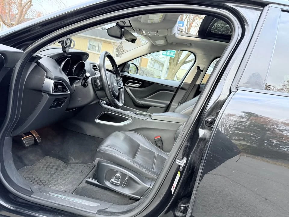 2019 Jaguar F-Pace - Image 7 of 15