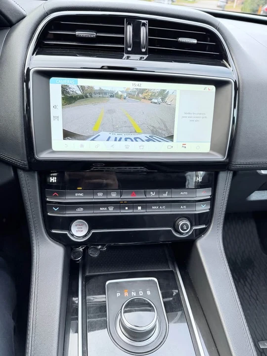 2019 Jaguar F-Pace - Image 14 of 16