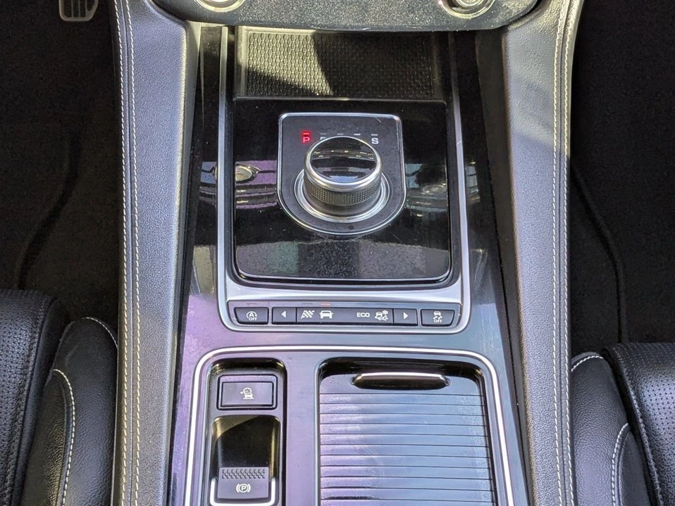2019 Jaguar F-Pace - Image 10 of 20