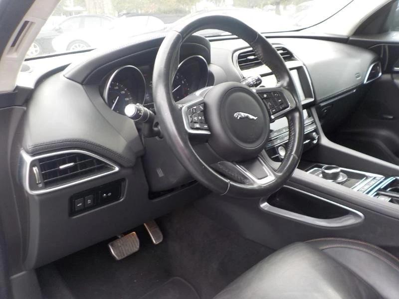 2019 Jaguar F-Pace - Image 12 of 20
