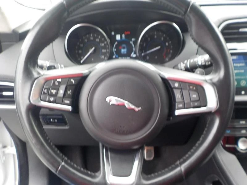 2019 Jaguar F-Pace - Image 14 of 20