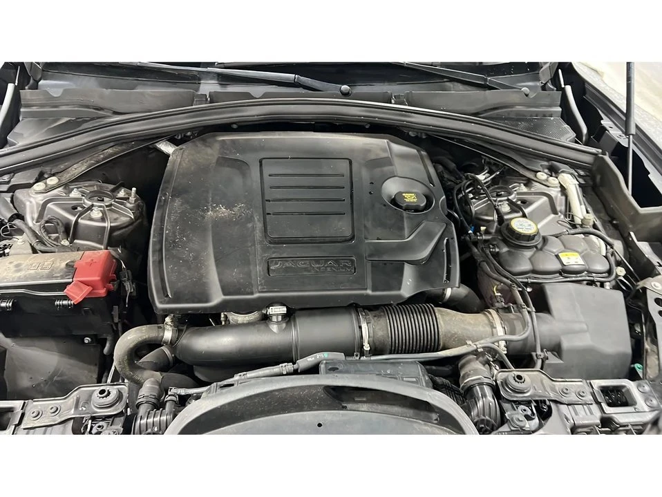 2019 Jaguar F-Pace - Image 2 of 3