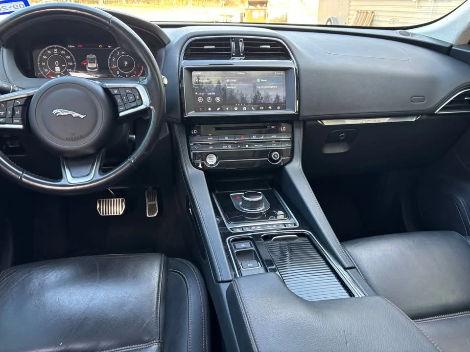 2019 Jaguar F-Pace - Image 16 of 20