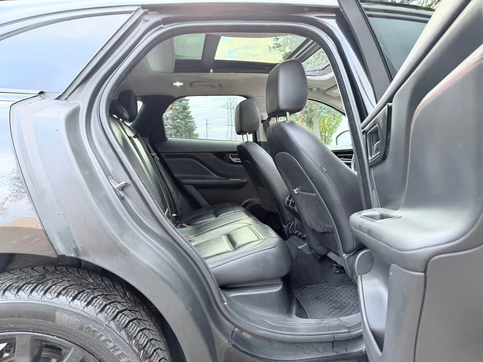 2019 Jaguar F-Pace - Image 10 of 17