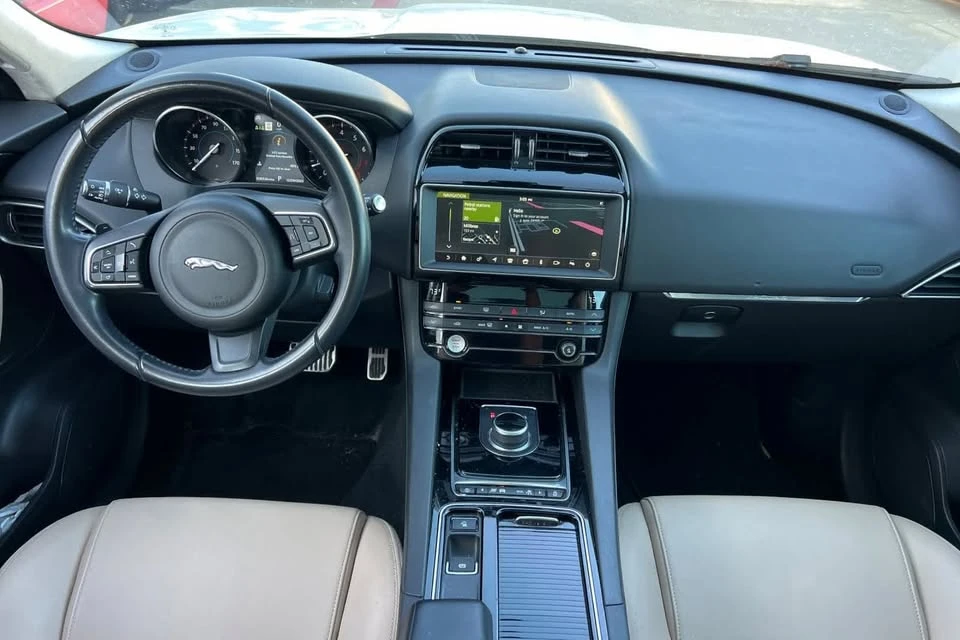 2019 Jaguar F-Pace - Image 2 of 5