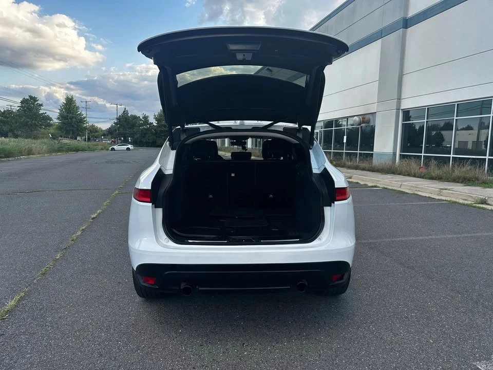 2019 Jaguar F-Pace - Image 14 of 16