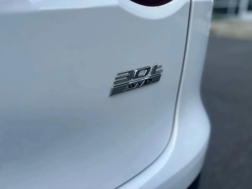 2019 Jaguar F-Pace - Image 9 of 16