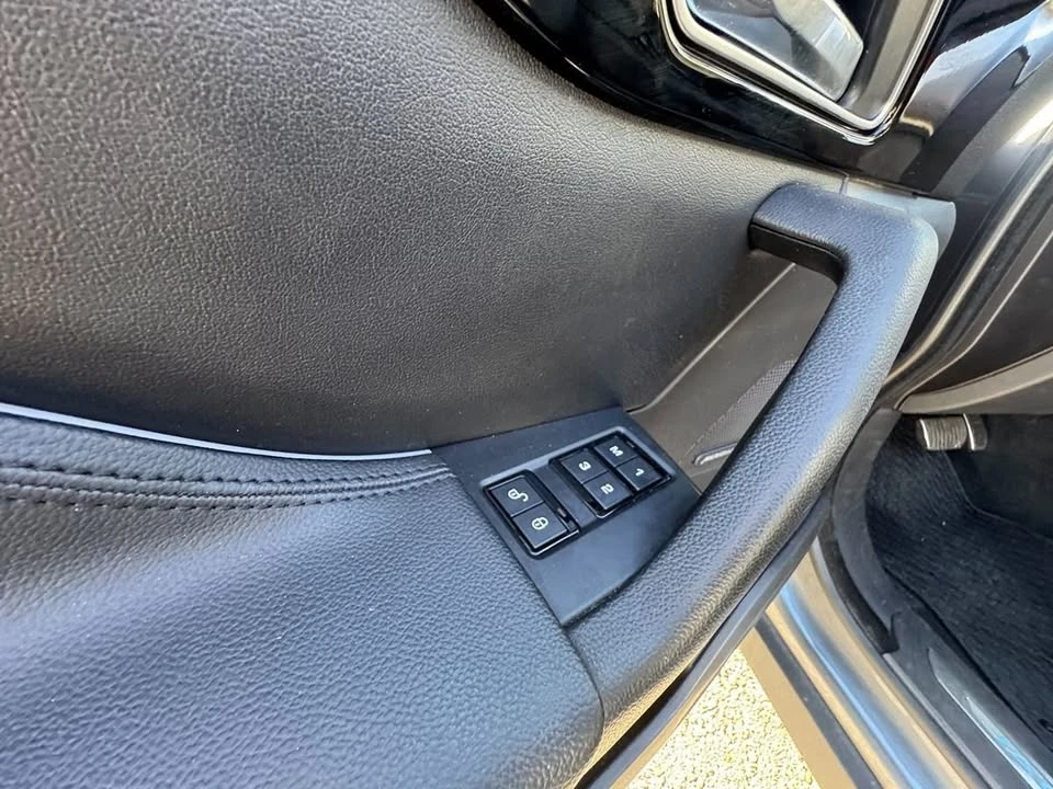2019 Jaguar F-Pace - Image 18 of 20