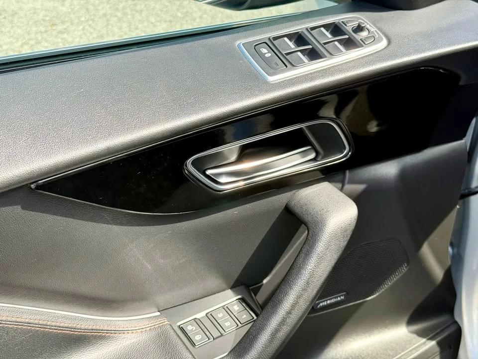 2019 Jaguar F-Pace - Image 16 of 20