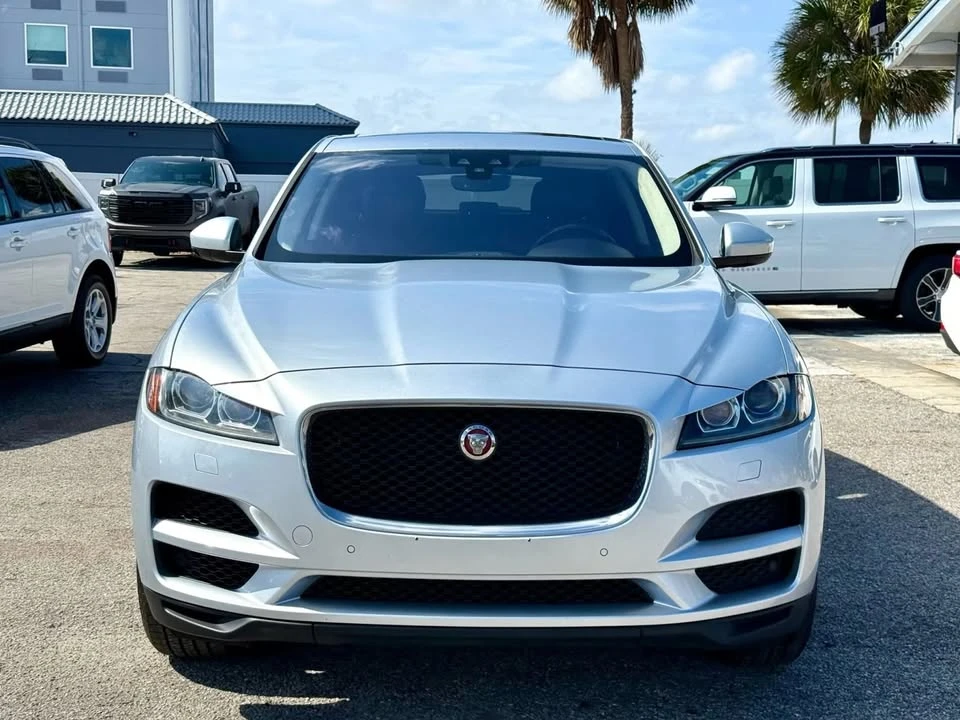 2019 Jaguar F-Pace - Image 2 of 20