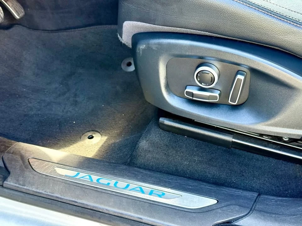 2019 Jaguar F-Pace - Image 17 of 20