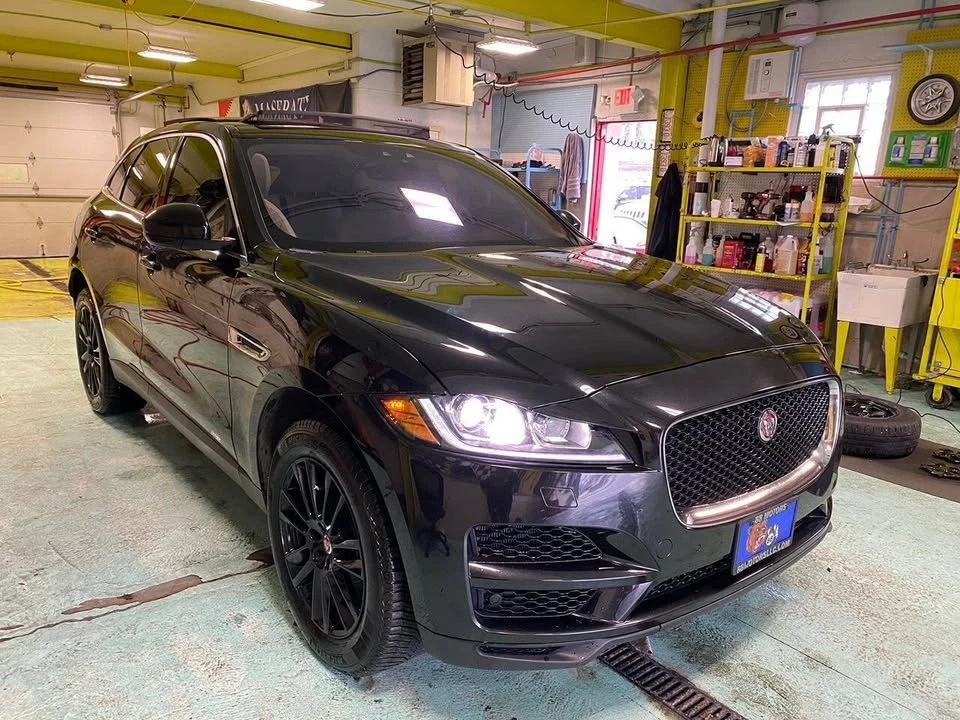 2019 Jaguar F-Pace - Image 8 of 18