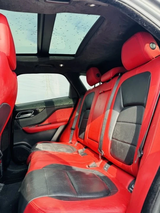 2019 Jaguar F-Pace - Image 17 of 20